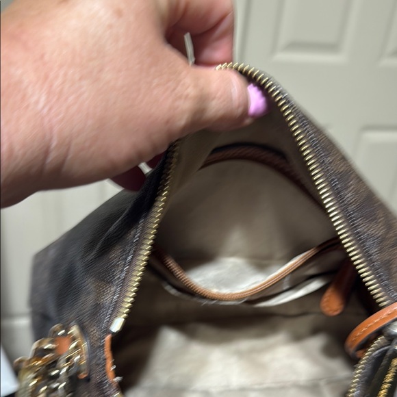 Michael Kors crossbody 8x11x3 - Picture 4 of 9